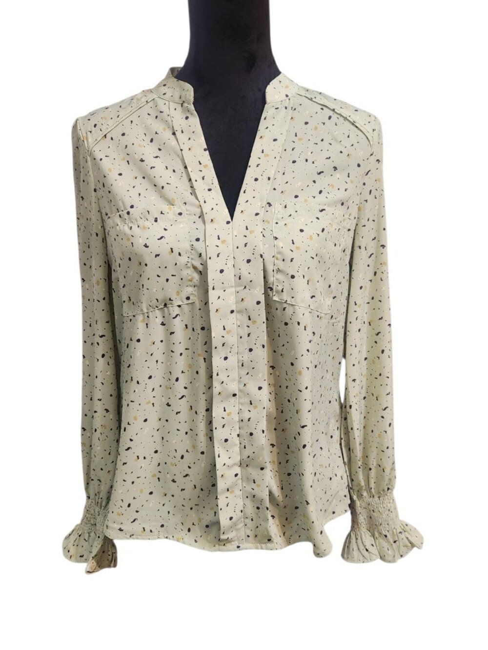 Vine & Love Light Green V-Neck Pullover Blouse Size S
